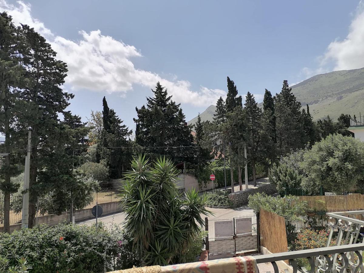 Camera Vicino L'Aeroporto Di Palermo Carini Eksteriør billede